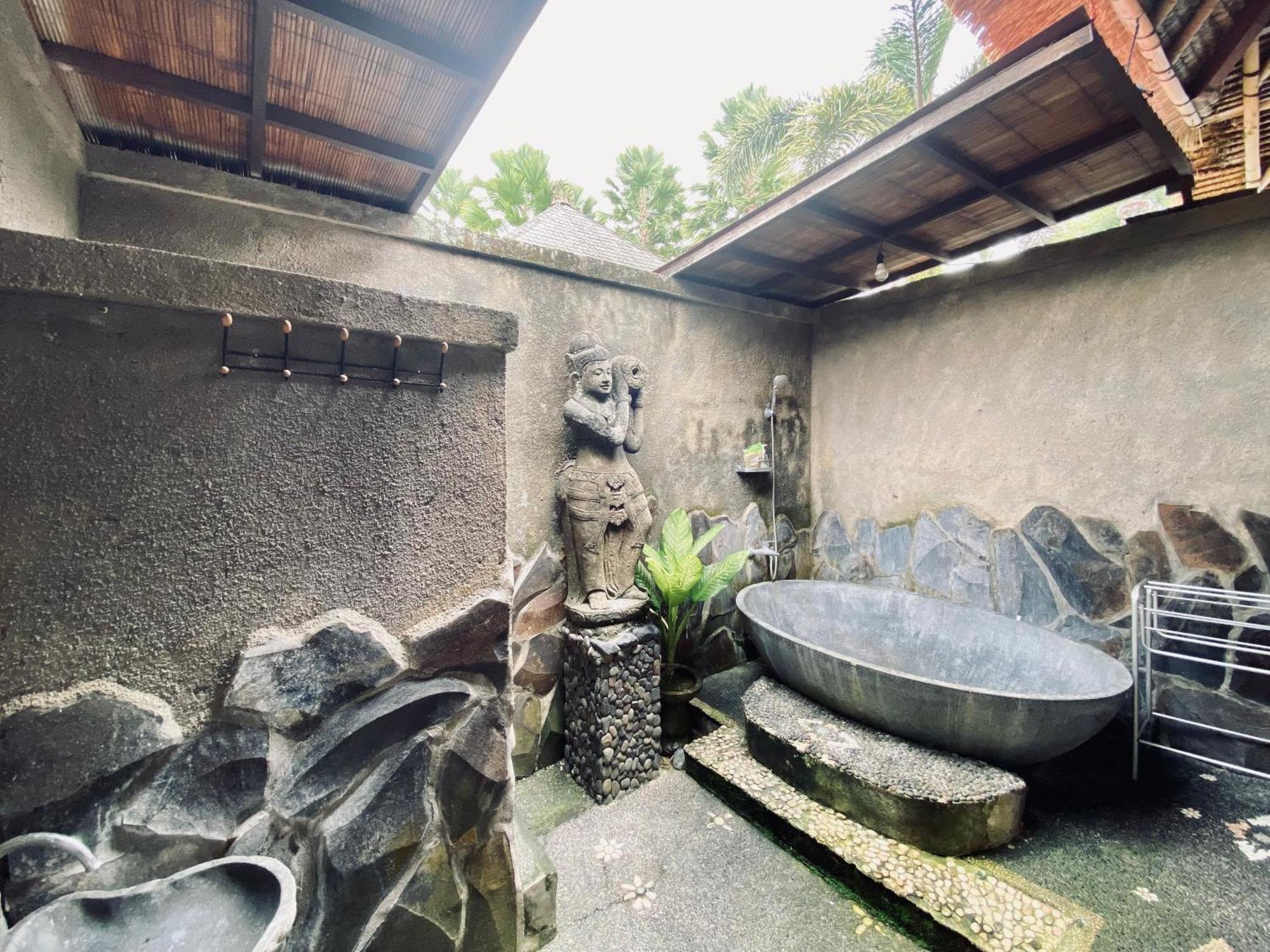 Dong Loka Guesthouse Bali Carangsari Exterior photo